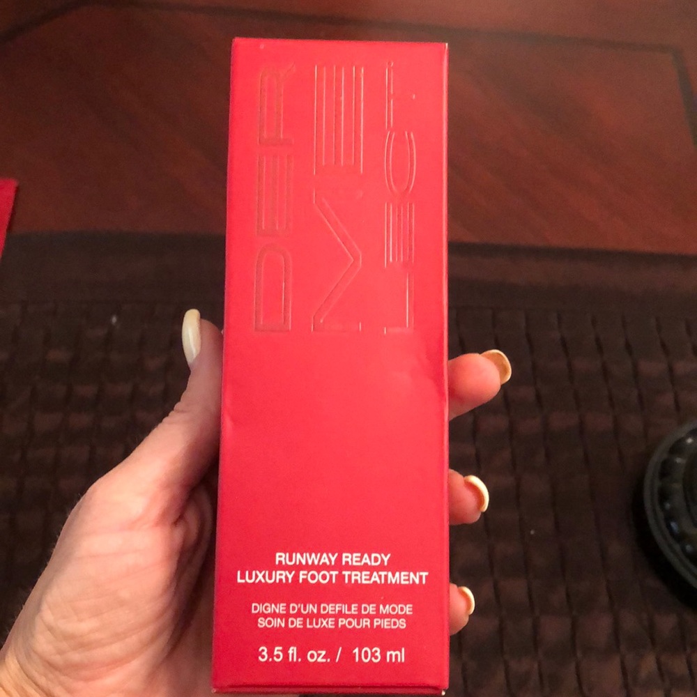 Dermelect Runway ready luxury foot treatment